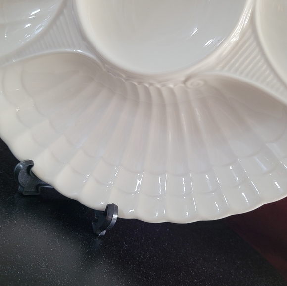 Vintage Farmhouse white ceramic Shell Design Serving Platter - Picture 4 of 16